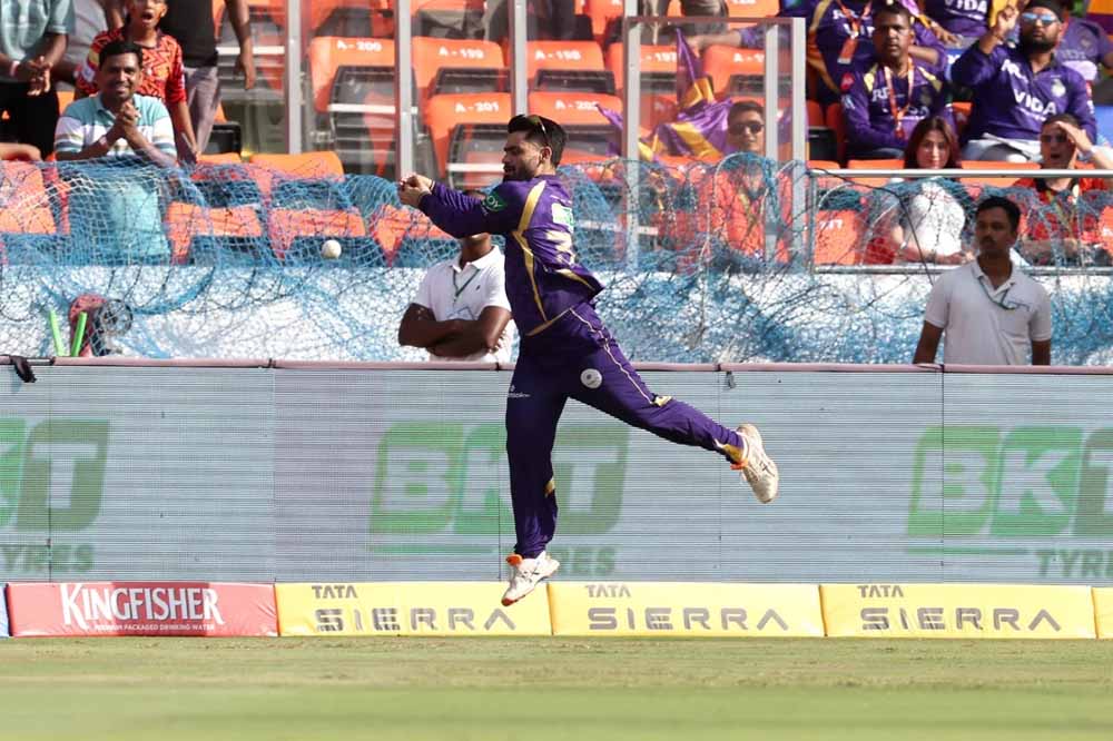 SRH की जीत का सिलसिला थमा, कोलकाता ने घरेलू मैदान पर दी शिकस्त, प्लेऑफ की रेस हुई और रोमांचक