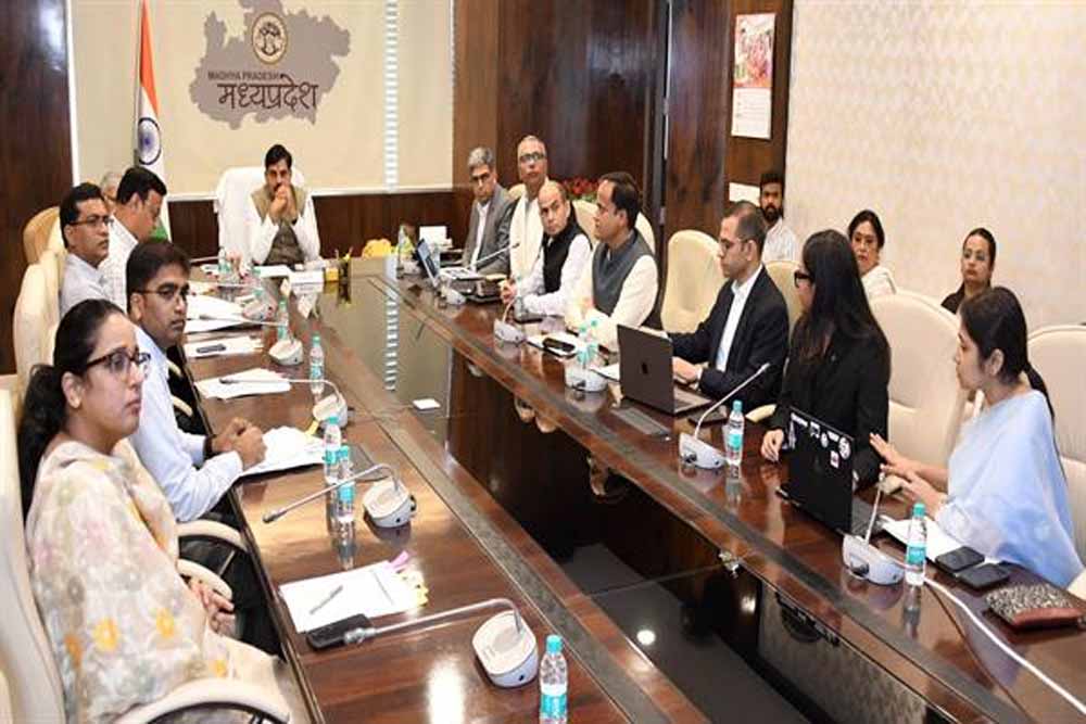 इंदौर में स्थापित होगा एआई सेंटर ऑफ एक्सीलेंस, 10 हजार डेवलपर्स को मिलेगा प्रशिक्षण