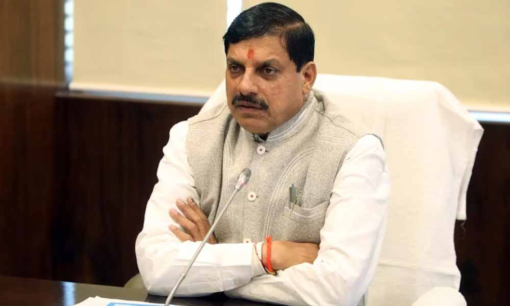 मुख्यमंत्री ने नीलगंगा आश्रम के कार्यक्रम में प्राप्त किया साधु-संतों का आशीर्वाद