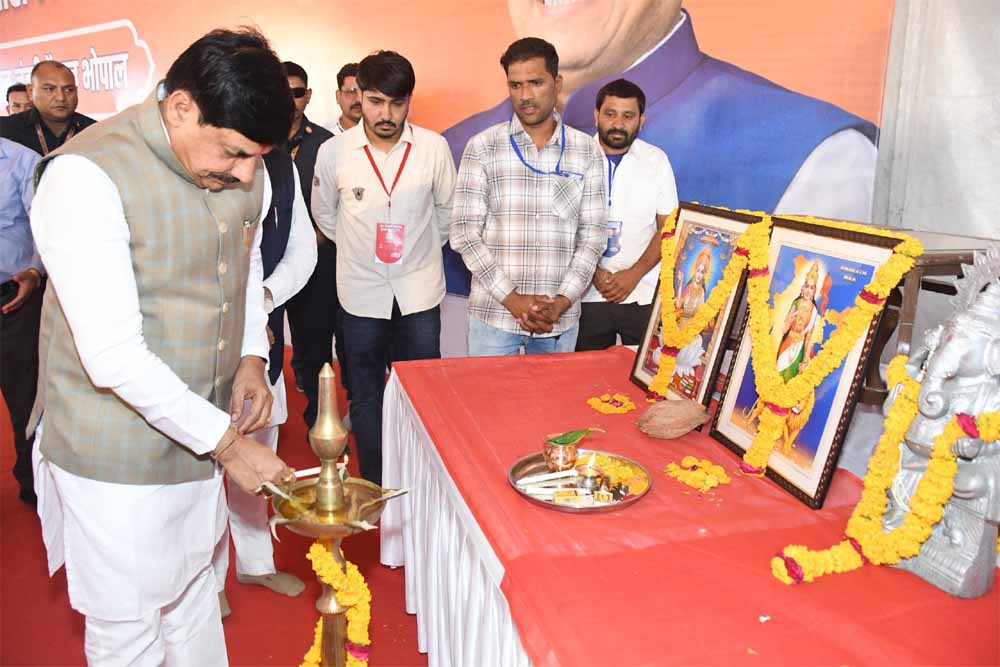 रोजगार सहायकों को लेकर मुख्यमंत्री डॉ. यादव का बड़ा बयान, कहा- सरकार उनके हित की चिंता करेगी