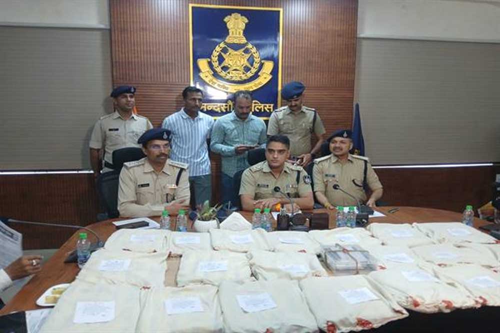 लगभग 20 करोड़ 35 लाख रुपये से अधिक की ब्राउन शुगर एवं अन्य संपत्ति जब्त