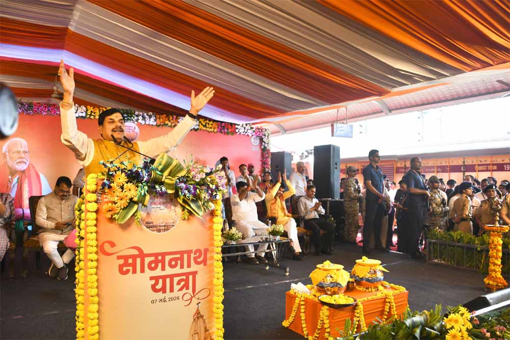 यात्रा में प्रदेश के विभिन्न अंचलों से सम्मिलित हो रहे हैं 1,100 श्रद्धालु