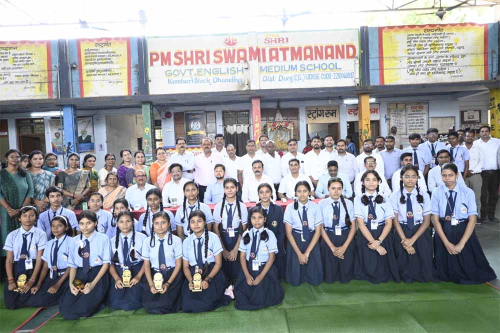 विद्यार्थियों को विद्या अध्ययन के साथ ही शिक्षार्थी और अभ्यर्थी भी बनना चाहिए