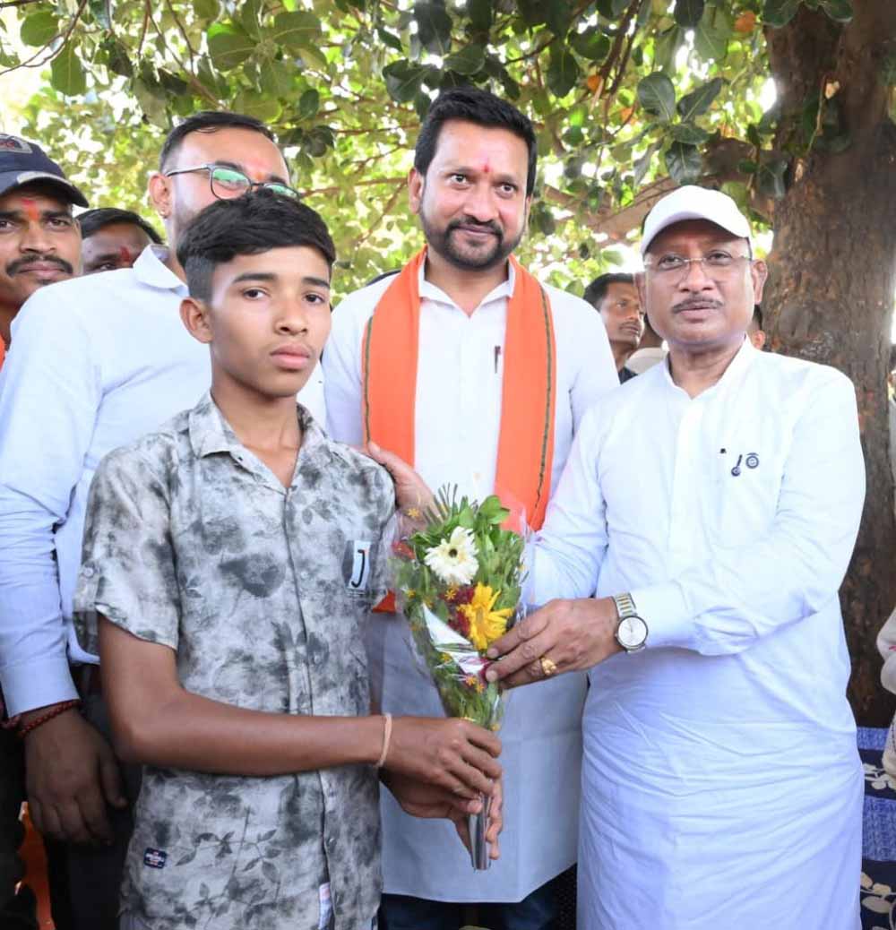 सुशासन तिहार में चमका छात्र, गिरवर पटेल को मिला मुख्यमंत्री का सम्मान
