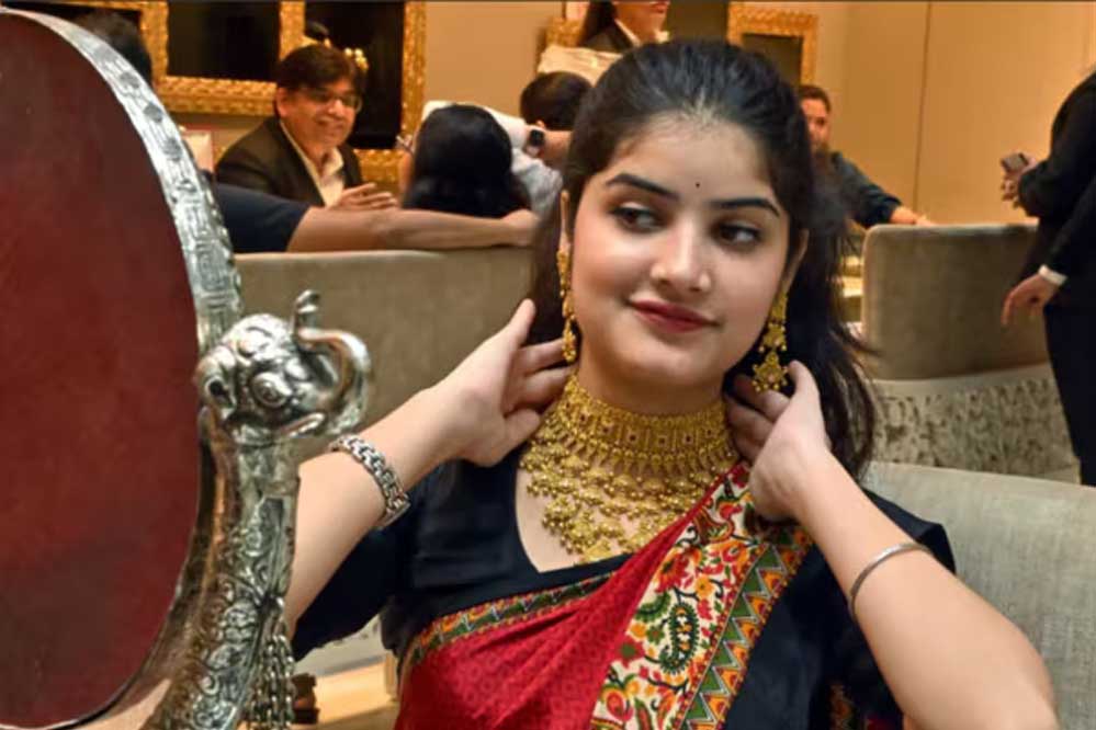 गोल्ड-सिल्वर खरीदने वालों को झटका, इंदौर में तेजी से बढ़े दाम