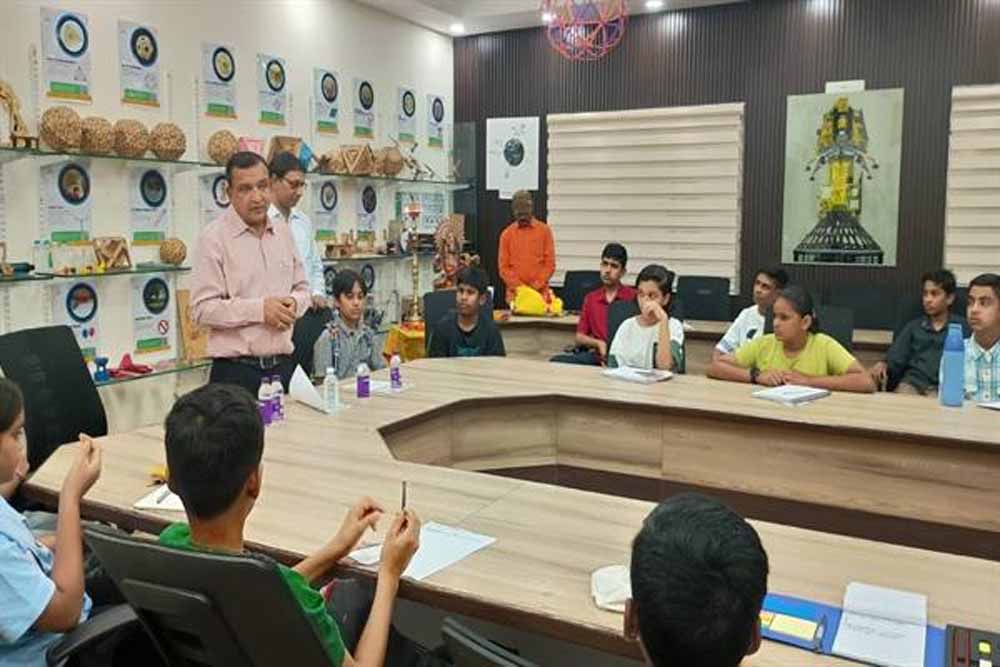 एयरोडायनामिक्स की रोचक जानकारी से विद्यार्थियों में बढ़ी वैज्ञानिक सोच