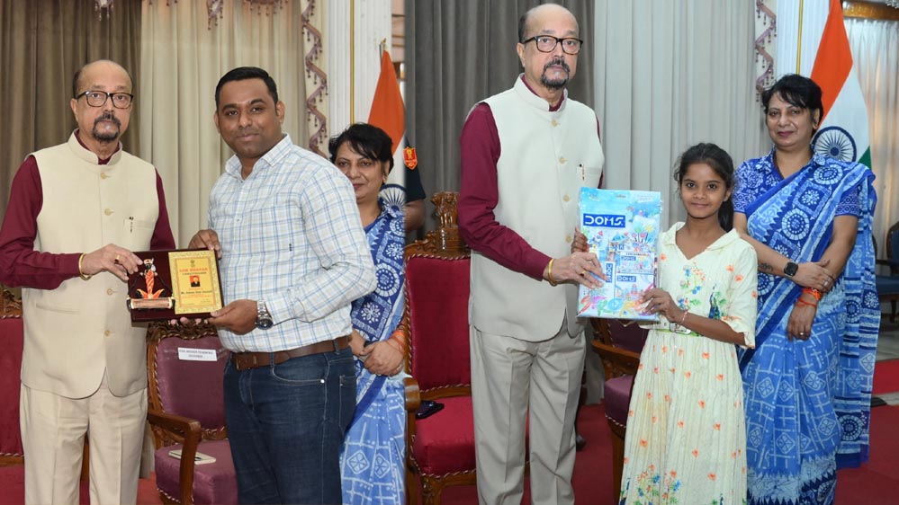 समाज सेवा से ही जीवन सार्थक, राज्यपाल रमेन डेका ने युवाओं को दिया प्रेरक संदेश
