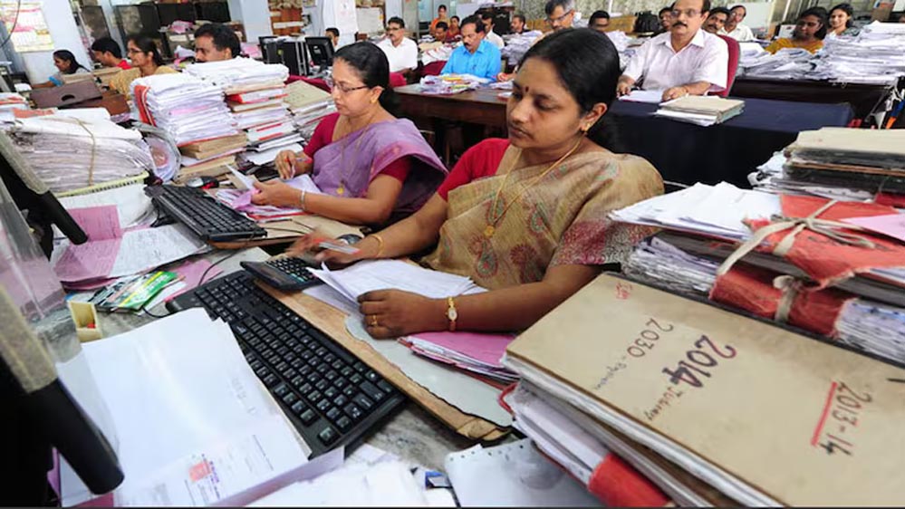सरकारी कर्मचारियों की सैलरी और सेवा रिकॉर्ड की पड़ताल, अनियमितता मिलने पर होगी कार्रवाई