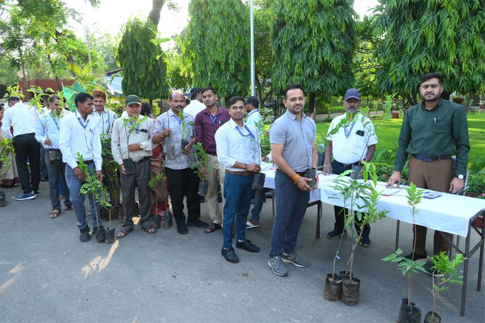 हरित भविष्य के लिए जल और पर्यावरण संरक्षण को बनाया जाए जनआंदोलन : राज्यपाल